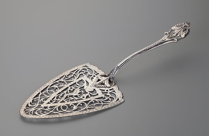 Fish Slice or Pudding Trowel Slider Image 1