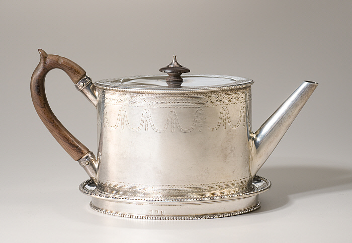 Teapot and Stand Slider Image 1