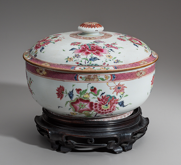 Pair of Famille Rose Bowls Slider Image 2