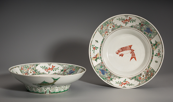 Pair of Plates Slider Image 1