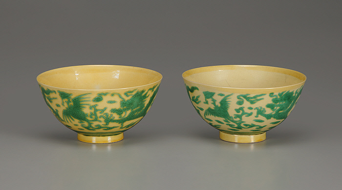 Pair of Bowls Slider Image 1