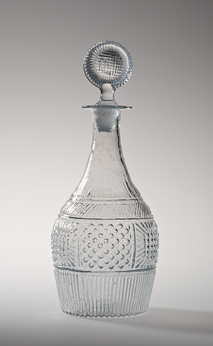 Decanter and Stopper Slider Image 1