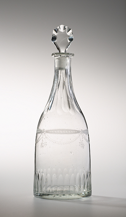 Decanter and Stopper Slider Image 1