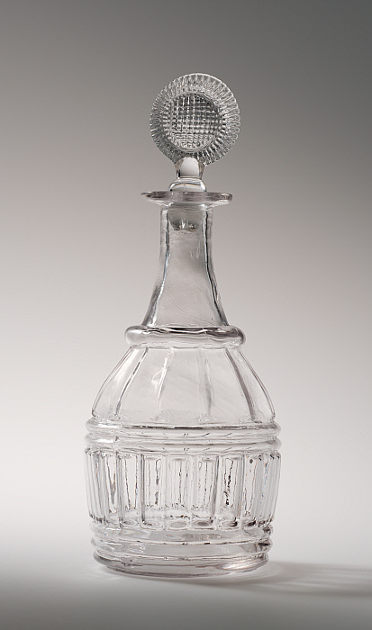Decanter and Stopper Slider Image 1