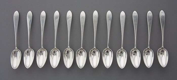 Twelve Grapefruit/Melon Spoons Slider Image 3