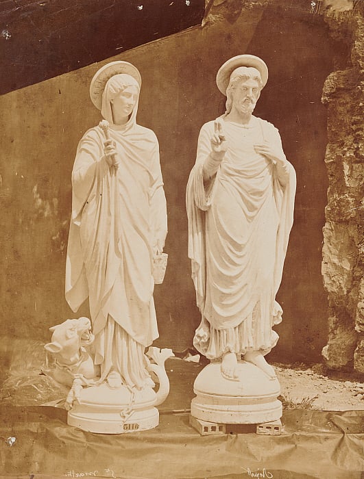 Statues of Saint Margaret and Christ