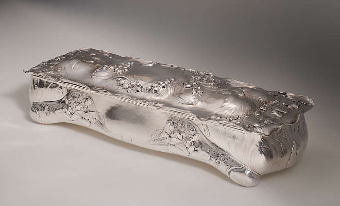 Glove Box Slider Image 1