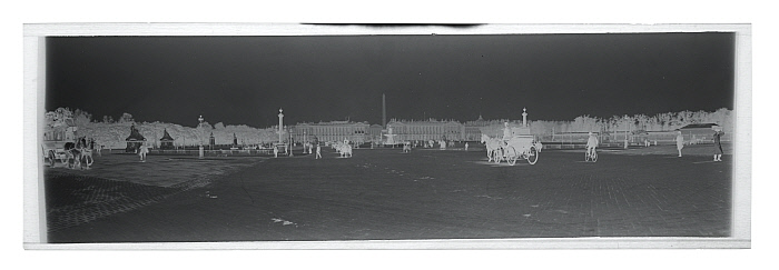 View of the Place de la Concorde Slider Image 2