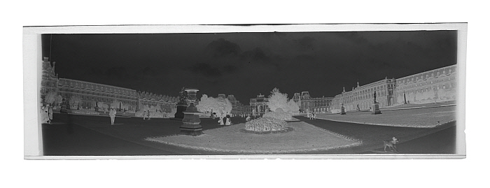 View of the Arc de Triomphe du Carrousel facing the Louvre Slider Image 3