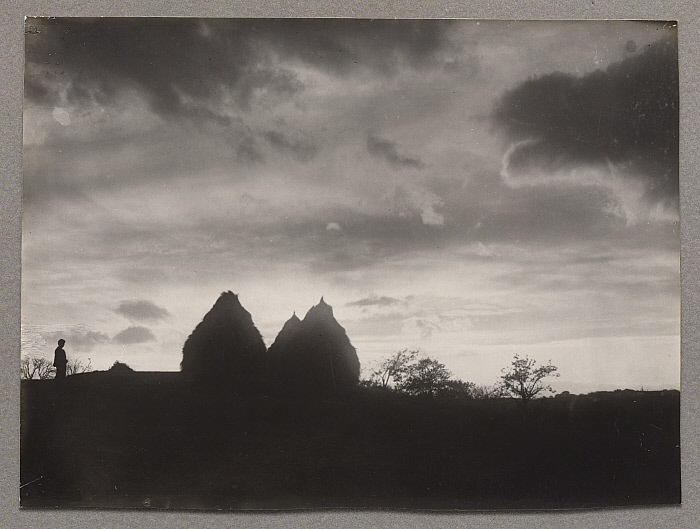 Haystacks on the Plain of Forez, Sunset