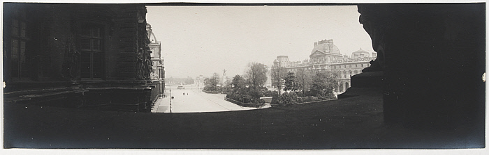 Inner Courtyard of the Louvre Slider Image 3