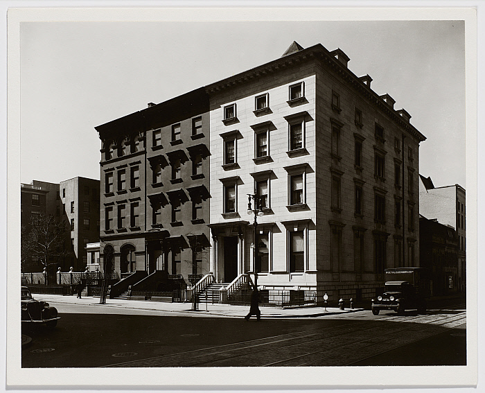 Fifth Avenue, nos. 4,6,8, New York
