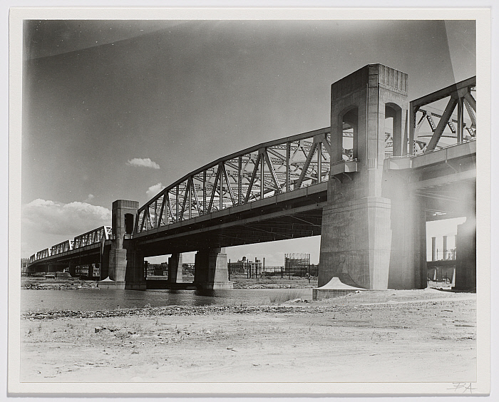 untitled [Bronx Kill span, Hell Gate Bridge, New York]
