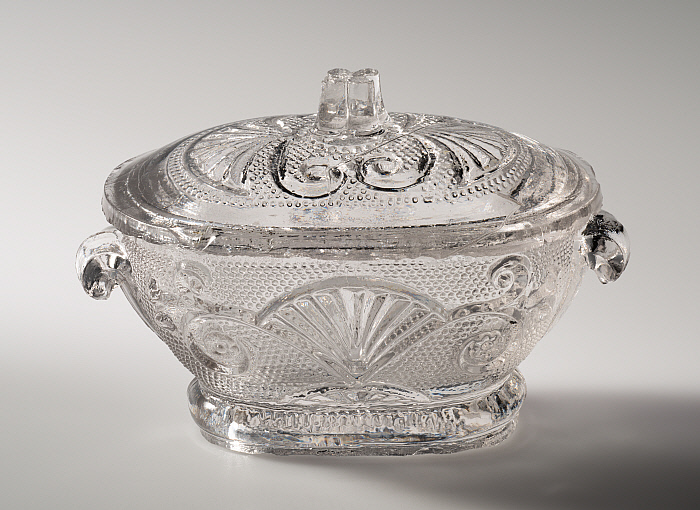 Toy tureen, Cover, and Stand Slider Image 1