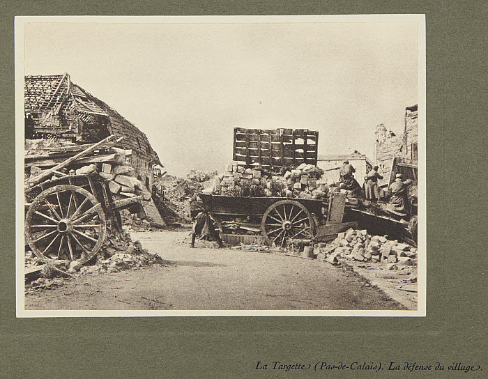 Documents from the Photographic Section of the French Army: 1914-16, Album I Slider Image 11