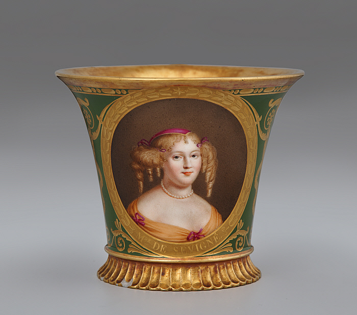 Cup (tasse Jasmin à pied cannelé, 1st size) with portrait of Marie de Rabutin-Chantal, Madame de Sévigné (1626-1696) Slider Image 1