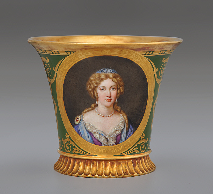 Cup (tasse Jasmin à pied cannelé, 1st size) with portrait of Marie Angélique de Scorailles, Duchess of Fontanges (1661-1681) Slider Image 1