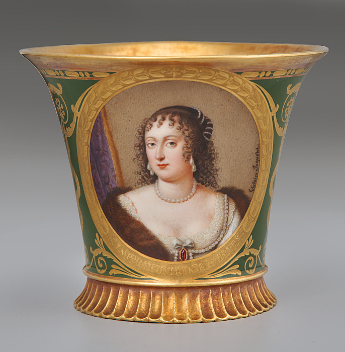 Cup (tasse Jasmin à pied cannelé, 1st size) with portrait labeled "La Princess Palatine" Slider Image 1