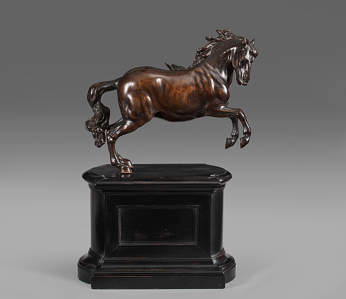 Rearing Horse (Tail Up) Slider Image 1