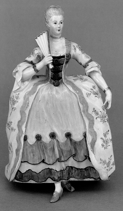 Statuette: Court Lady