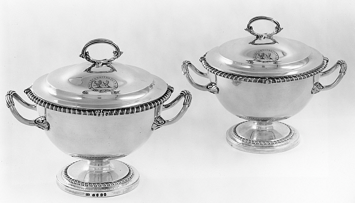 Pair of Sauce Tureens and Covers