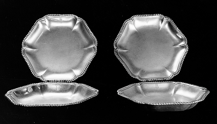 Dishes (set of four)