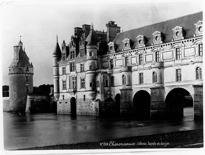 Château de Chenonceau: Façade and Dungeon