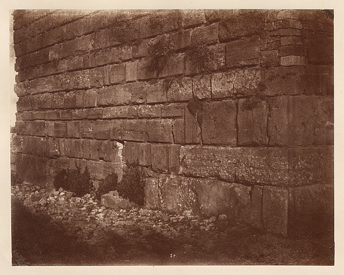 Djbaïl. Soubassements Phéniciens' Slider Image 1