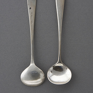 Salt spoon (pair)