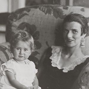 Portrait of Peggy Guggenheim and daughter Peggine