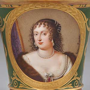 Cup (tasse Jasmin à pied cannelé, 1st size) with portrait labeled "La Princess Palatine"